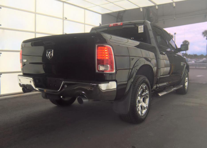2018 RAM 1500 Laramie Crew Cab