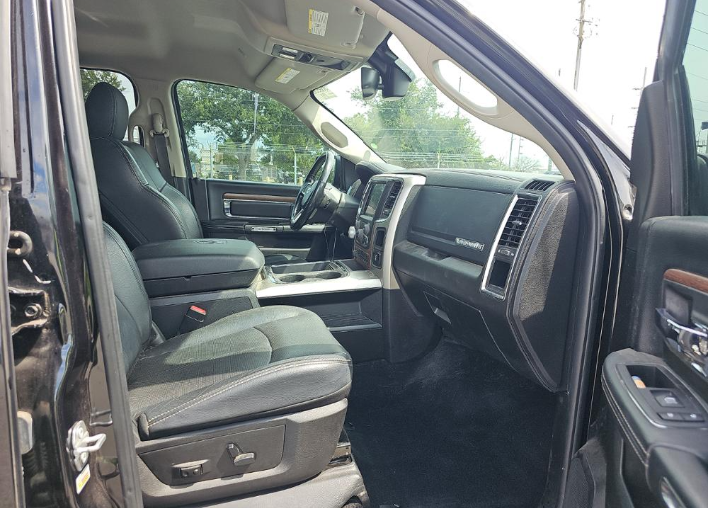2018 RAM 1500 Laramie Crew Cab