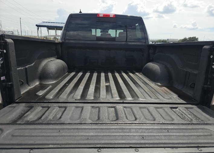 2018 RAM 1500 Laramie Crew Cab