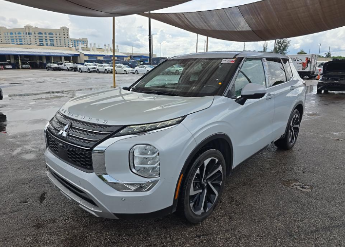 2022 Mitsubishi Outlander SE