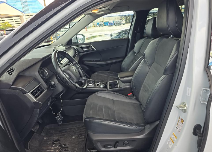 2022 Mitsubishi Outlander SE
