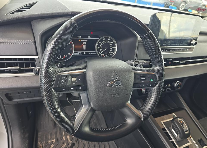 2022 Mitsubishi Outlander SE